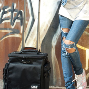 UDG Ultimate SlingBag Trolley DeLuxe Black, Orange Inside MK2 - Image 9